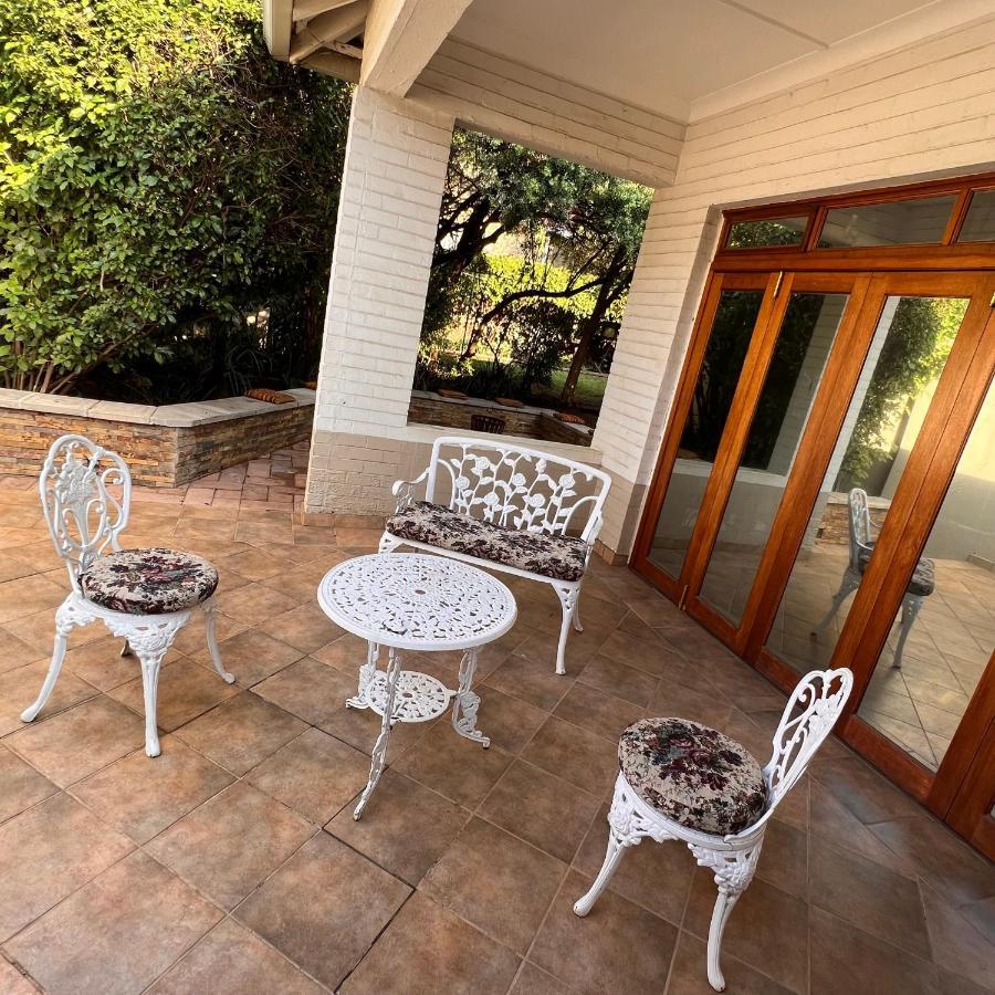 Peaceful@Swansea In Rosebank-Parkwood Apartment โจฮันเนสเบิร์ก ภายนอก รูปภาพ