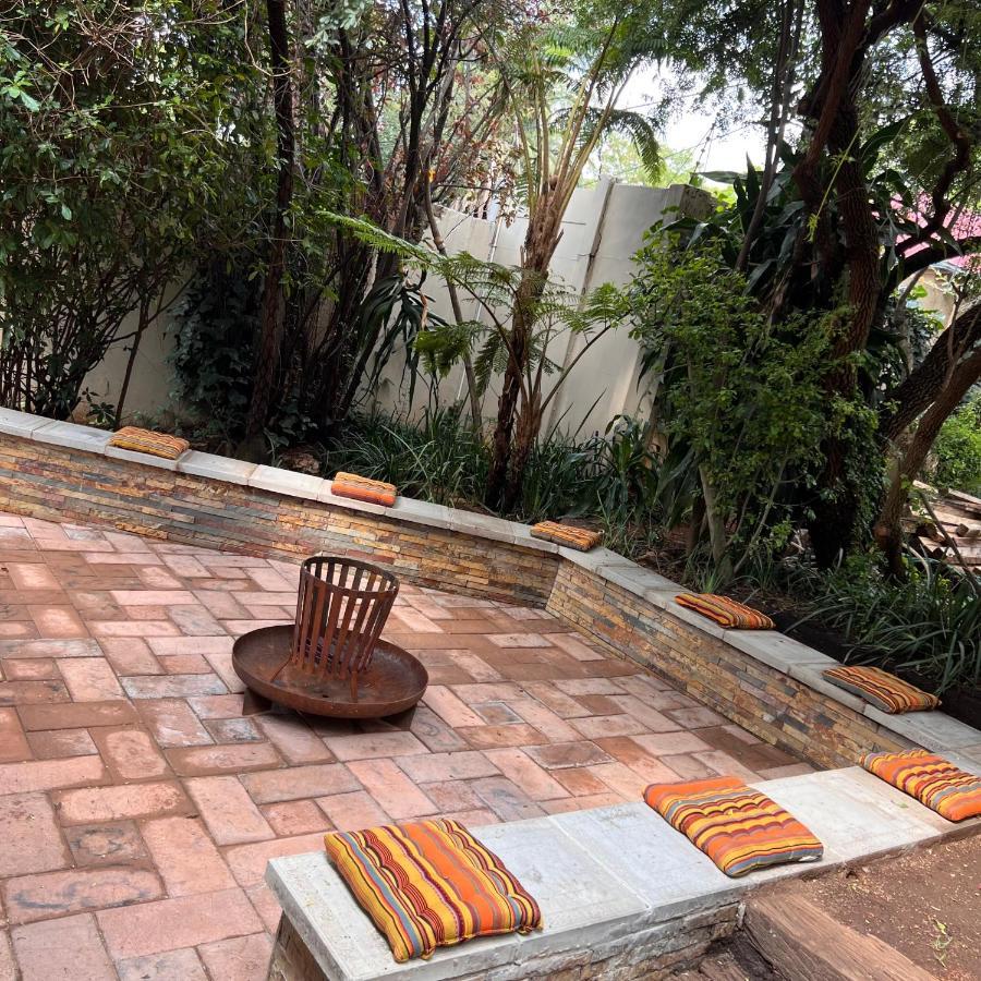 Peaceful@Swansea In Rosebank-Parkwood Apartment โจฮันเนสเบิร์ก ภายนอก รูปภาพ